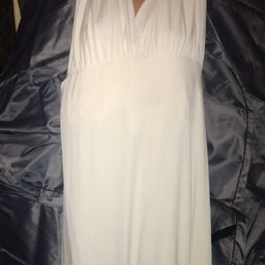 Elegant White Sleeveless Dress